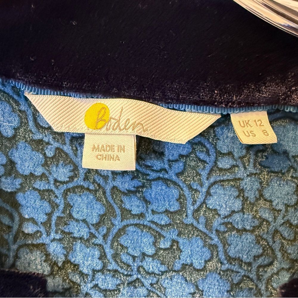 Boden Blue Floral Print Velvet Trim Blouse Size 8 - Picture 3 of 4